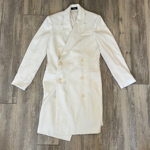 Theory White Long Fitted Blazer - Picture 4 of 10